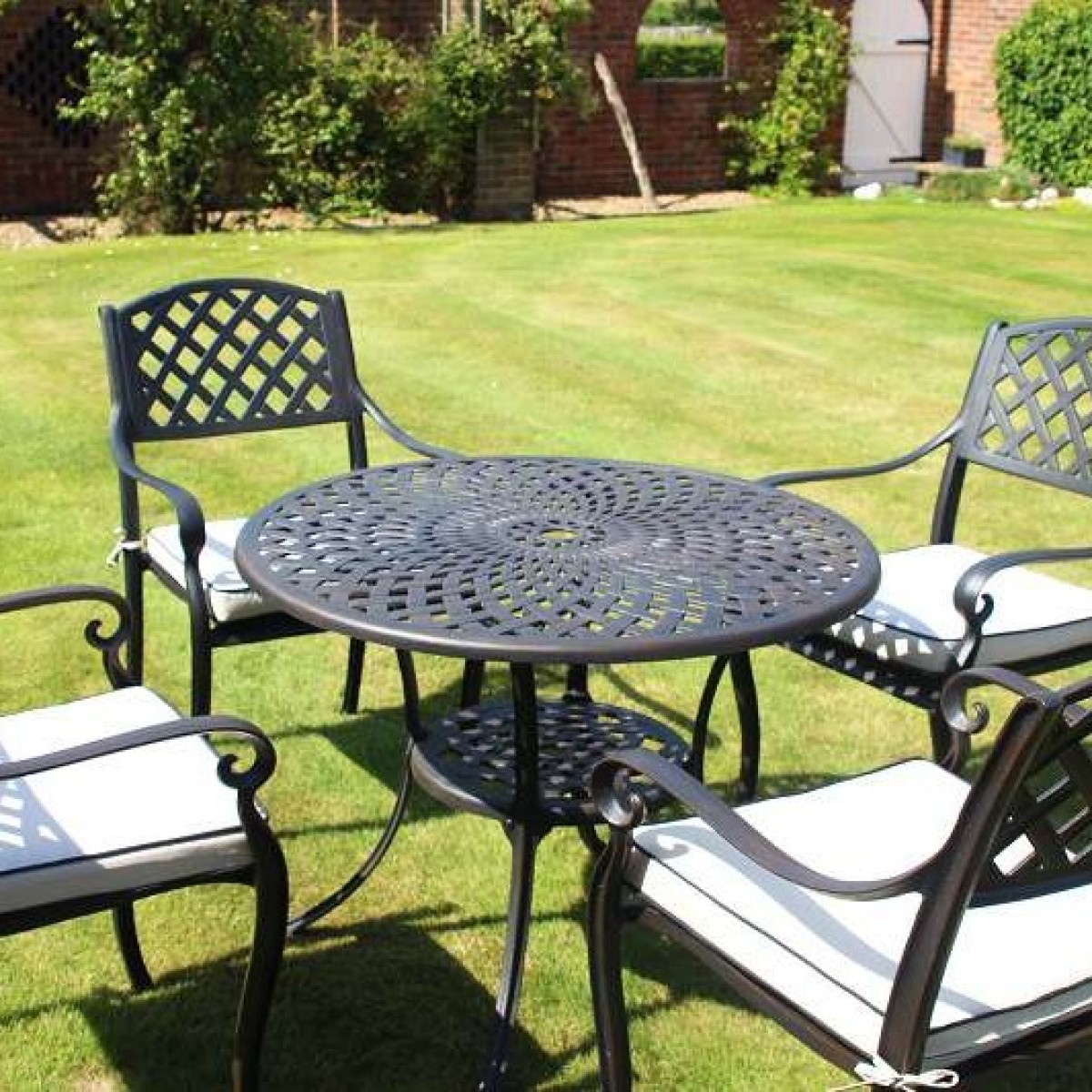 Round metal 2024 patio set